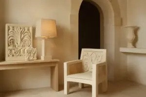 Pietra leccese scolpita: l’artigianato locale che scandisce il carattere degli interni